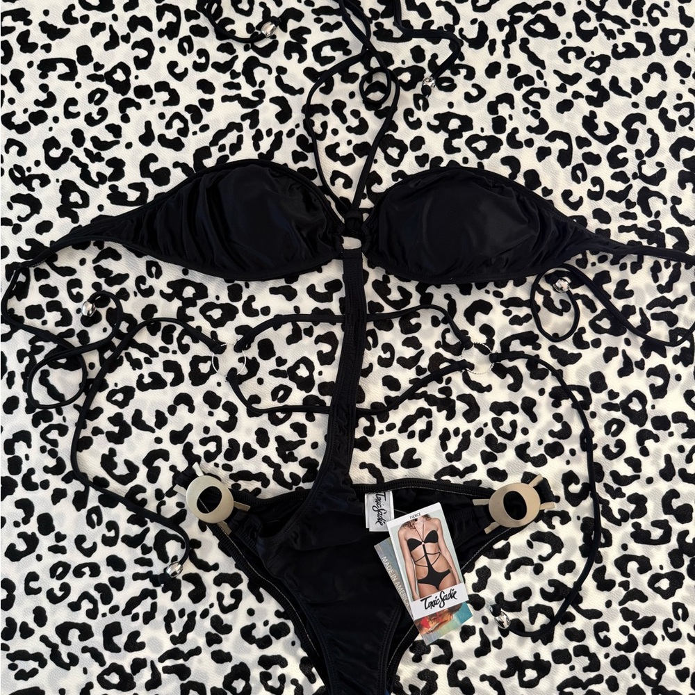 NWT!! ✨ TOXIC SADIE BADDIE MONOKI SWIM ✨